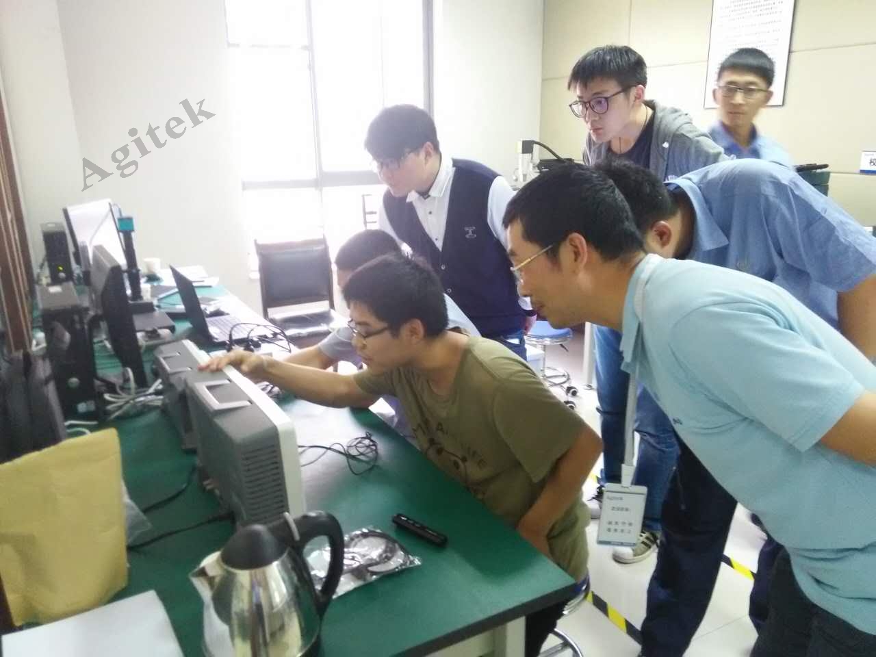 示波器維修操作培訓！本周五深夜福利AV維修歡迎您的到來！