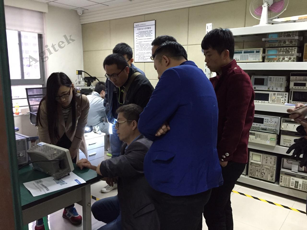 示波器維修操作培訓！本周五深夜福利AV維修歡迎您的到來！