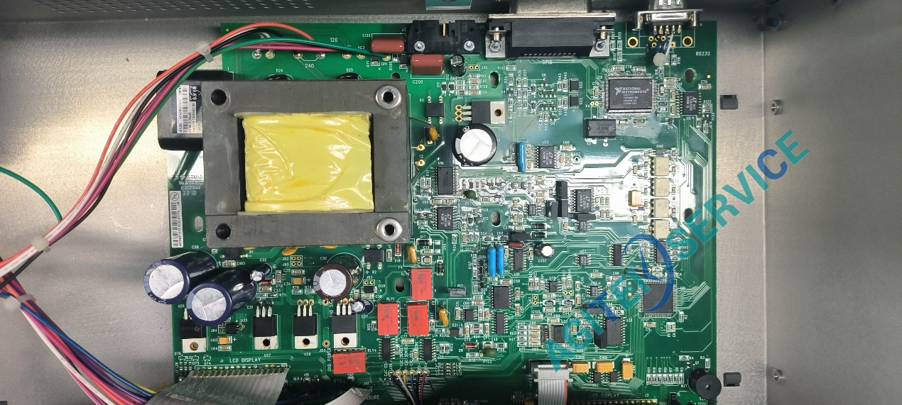 深夜网站在线播放FLUKE 7526A過程校準儀10V以下電壓輸出異常維修